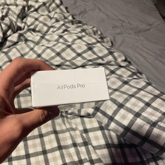 AirPodPros - Picture 3 of 4